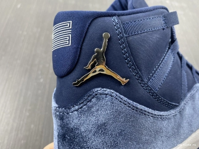Rep VELVET WMNS AR0715-441 JORDAN MIDNIGHT AIR 11 NAVY 0529